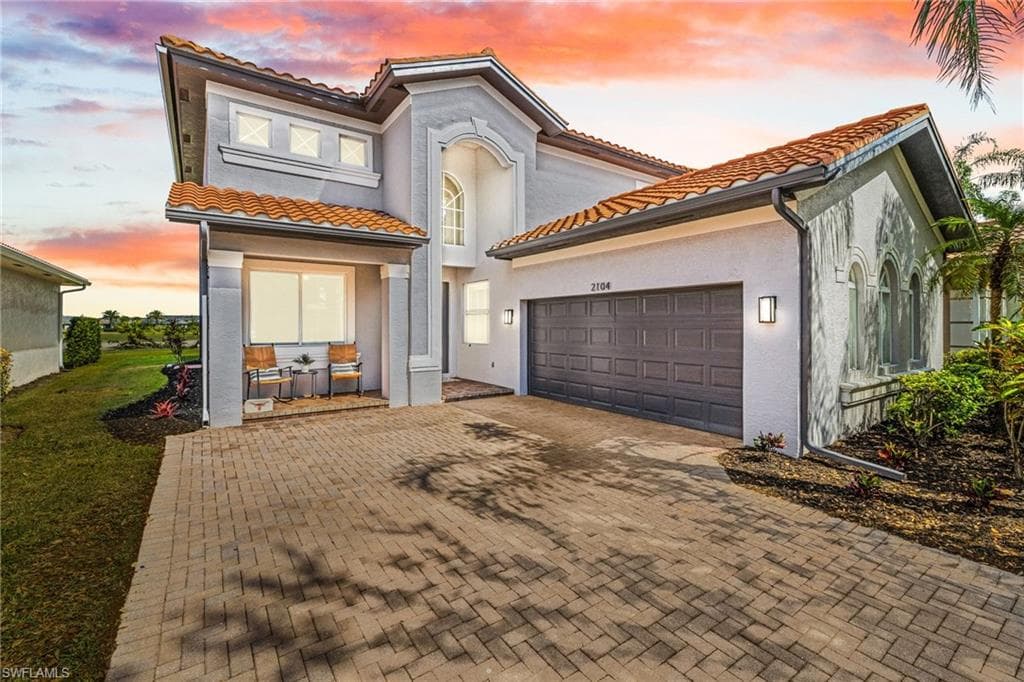 2104 Par DR NAPLES, FL 34120
