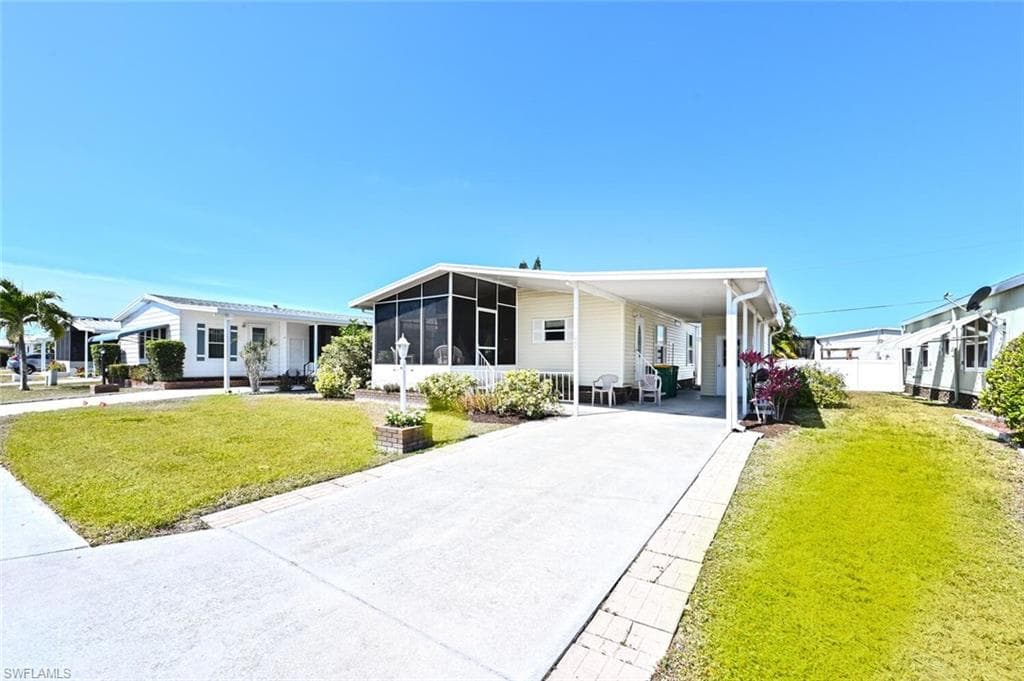 192 Oceans BLVD 192 NAPLES, FL 34104