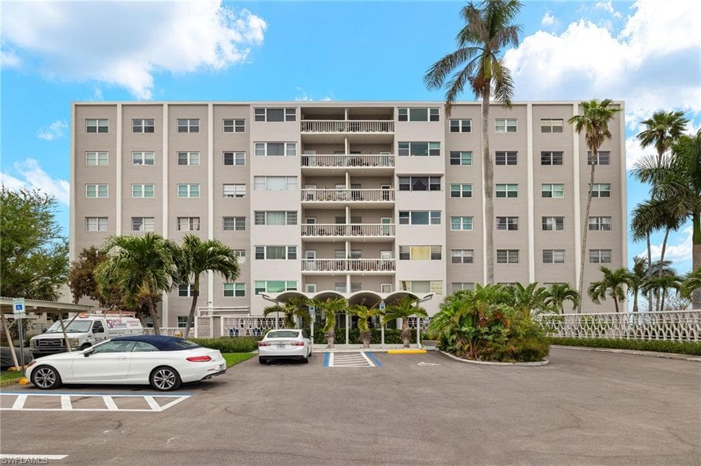 1900 Clifford ST 503 FORT MYERS, FL 33901