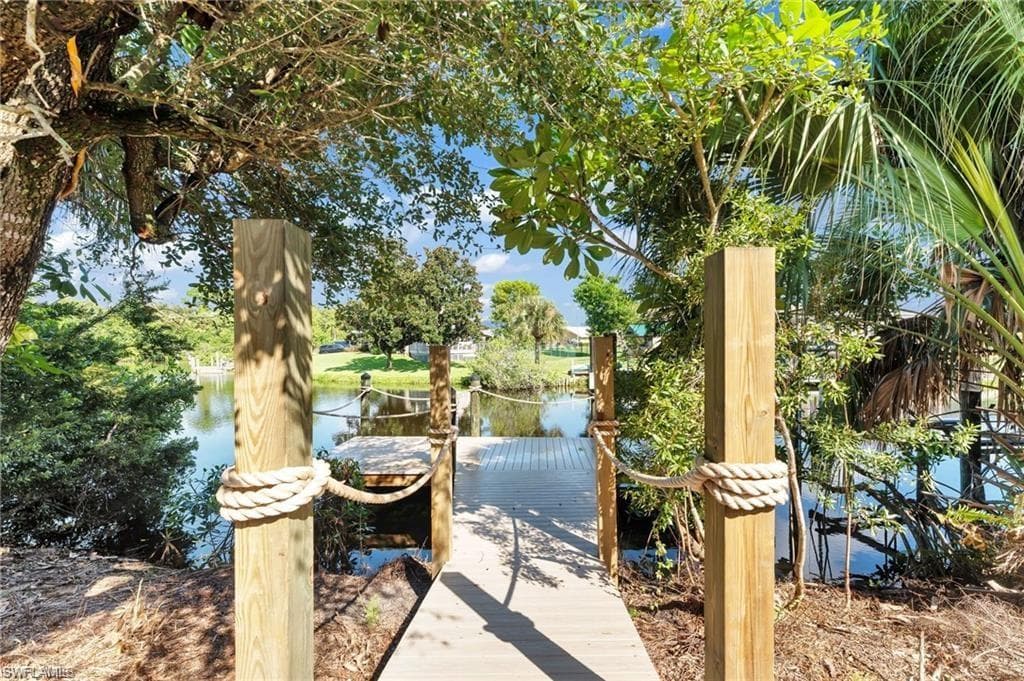 1913 Indian Creek DR NORTH FORT MYERS, FL 33917