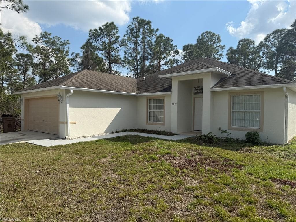 2919 34th ST W LEHIGH ACRES, FL 33971