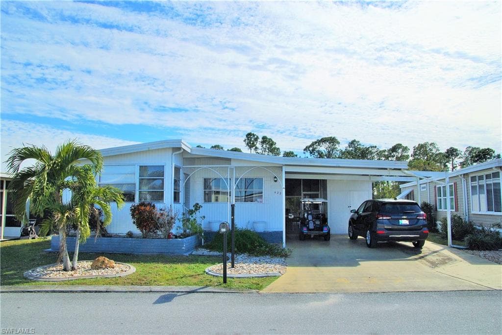 422 Snead DR NORTH FORT MYERS, FL 33903