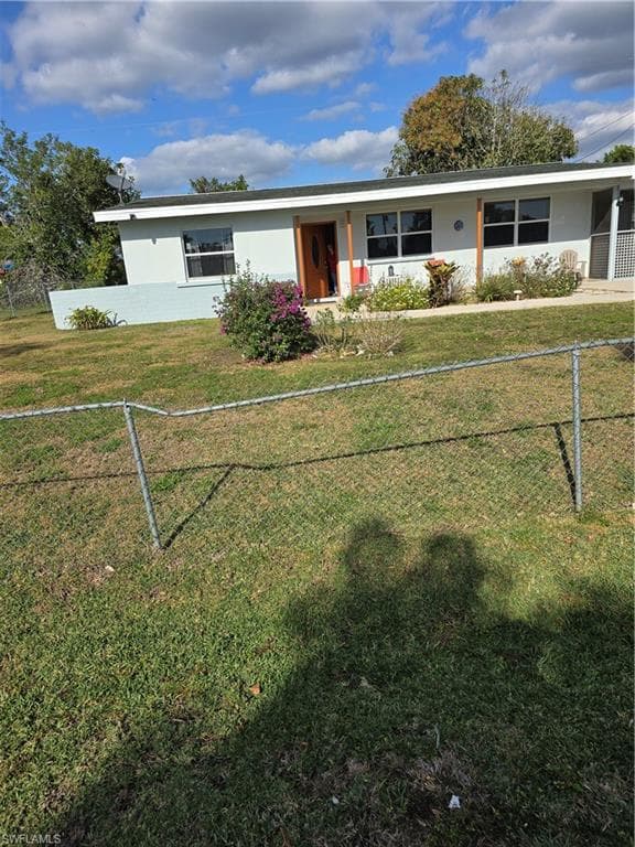 13 E Jersey RD LEHIGH ACRES, FL 33936