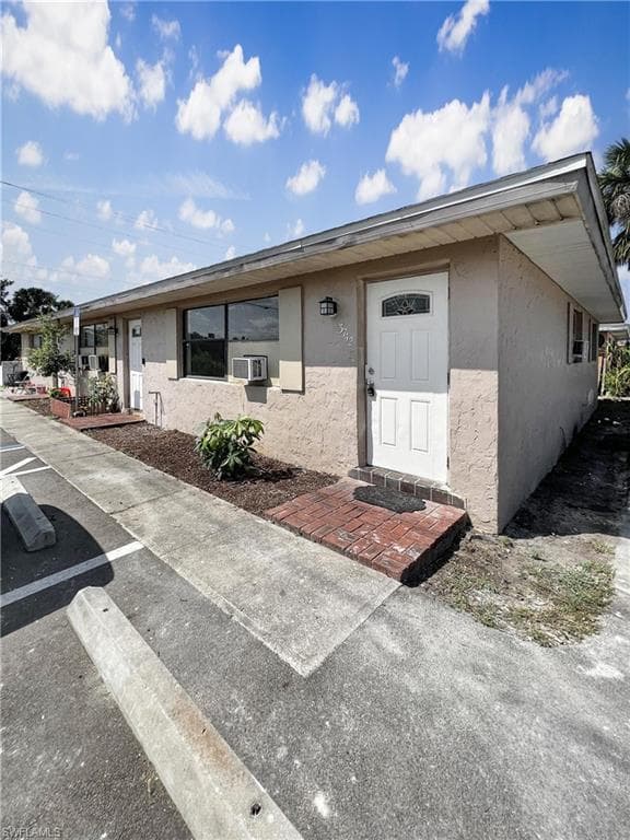 3742 Estelle AVE 3742 FORT MYERS, FL 33916