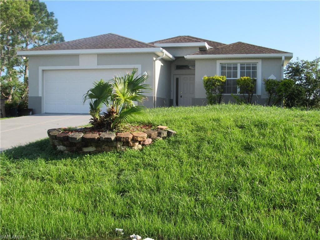 4024 26th ST SW LEHIGH ACRES, FL 33976