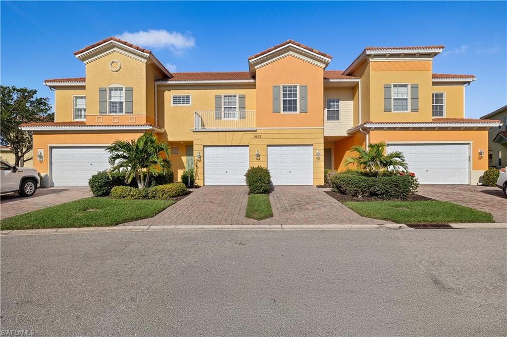 9832 Cristalino View WAY 103 FORT MYERS, FL 33908