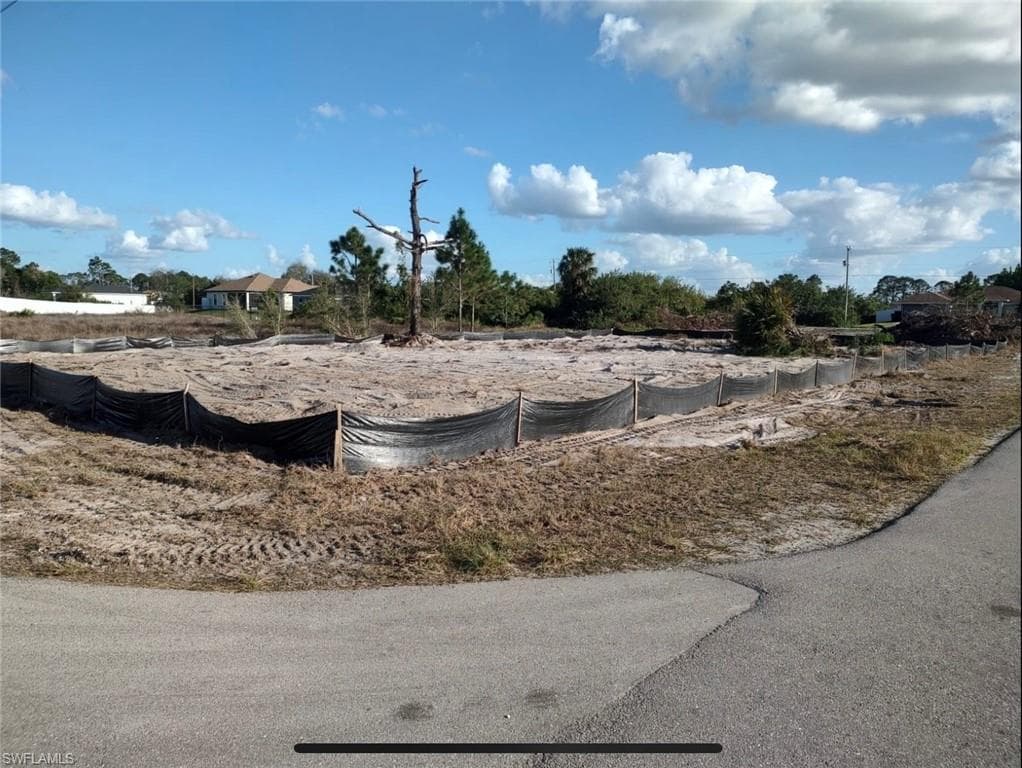 3319 28th ST SW LEHIGH ACRES, FL 33976