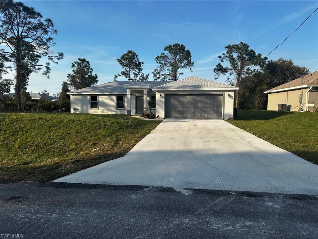 2902 40th ST W LEHIGH ACRES, FL 33971