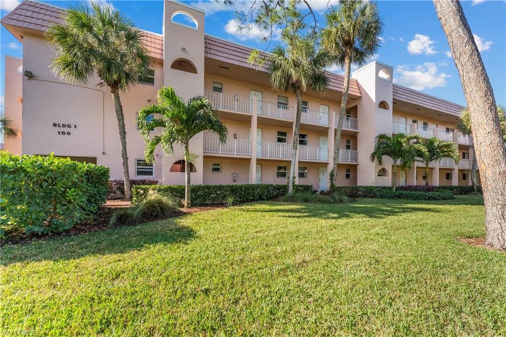 100 Forest Lakes BLVD 107 NAPLES, FL 34105