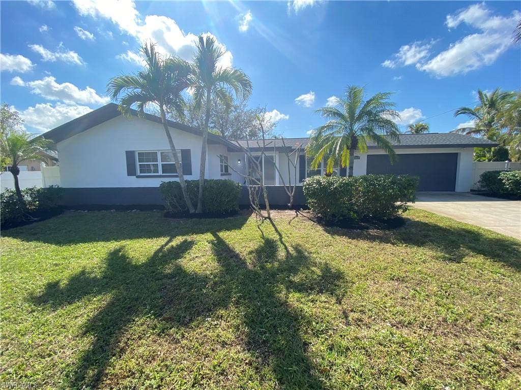 1020 El Mar AVE FORT MYERS, FL 33919