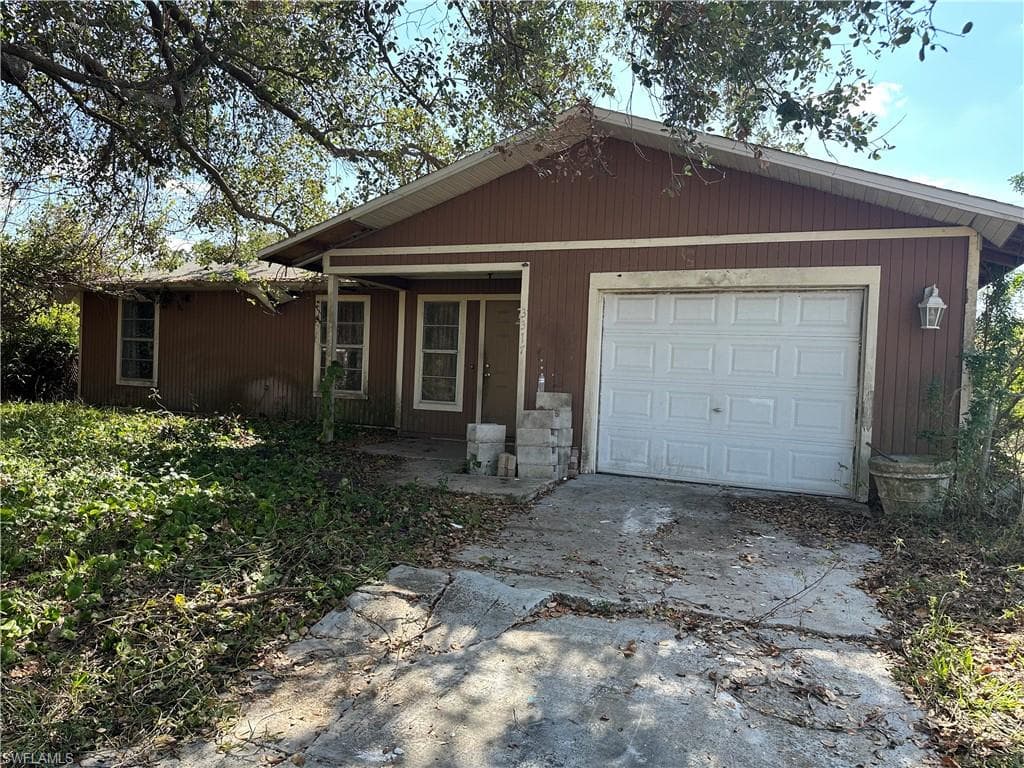 3317 17th ST SW LEHIGH ACRES, FL 33976