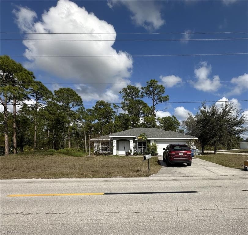 200 W 17th ST LEHIGH ACRES, FL 33972