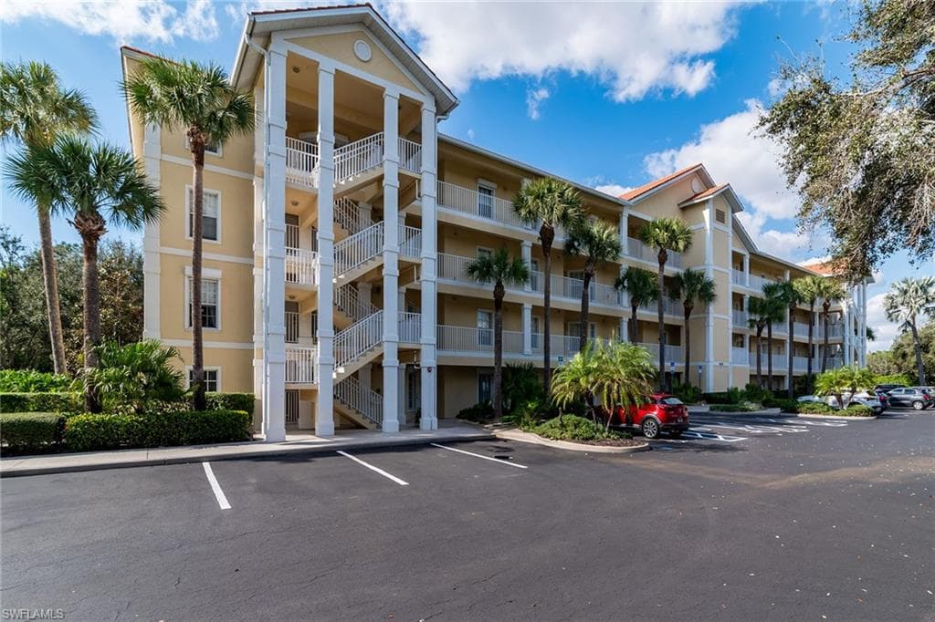 9175 Celeste DR 102 NAPLES, FL 34113
