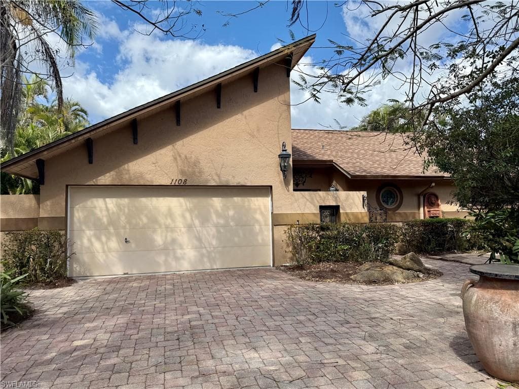 1108 Forest Lakes BLVD NAPLES, FL 34105