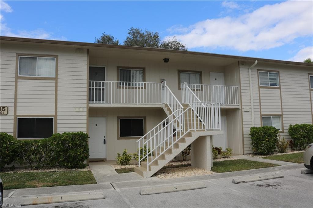 2385 Naples Trace CIR 5 NAPLES, FL 34109