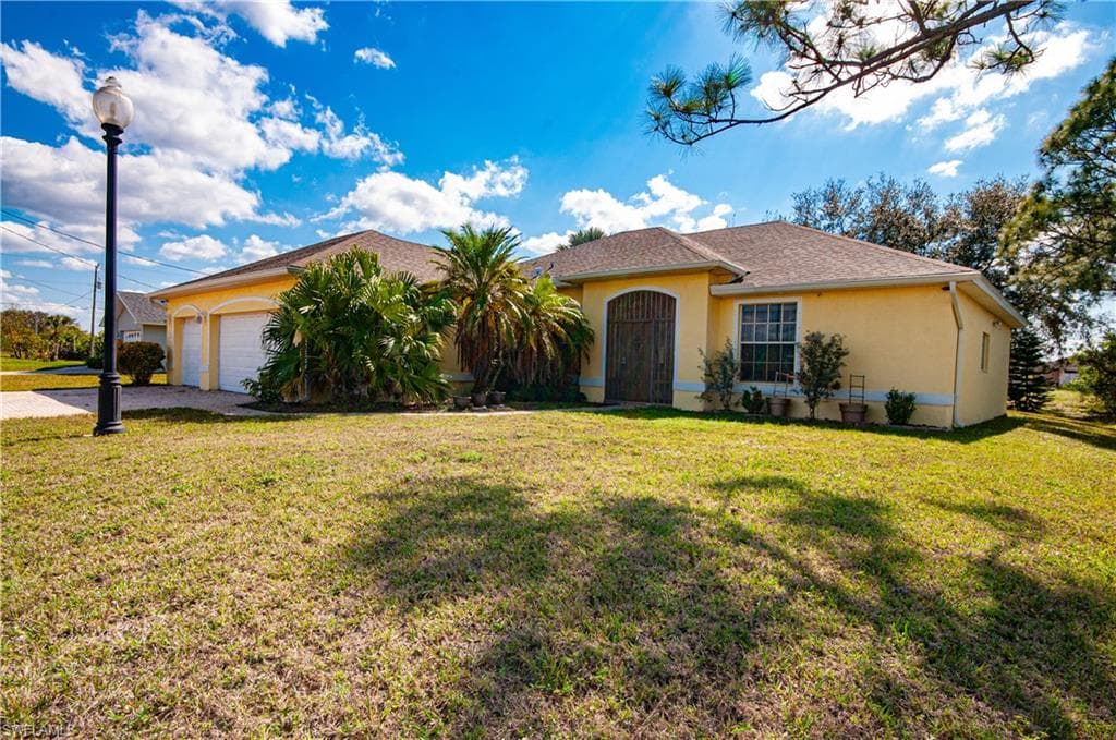 3403 13th ST W LEHIGH ACRES, FL 33971