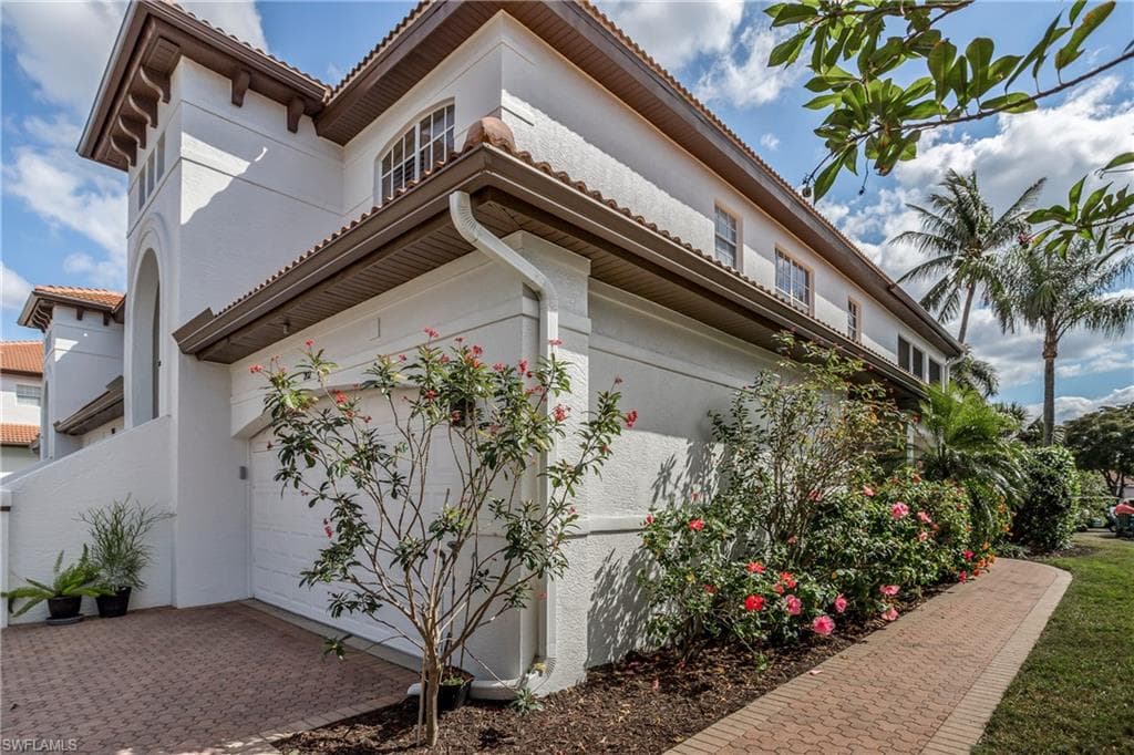 9140 Los Lagos CT 102 BONITA SPRINGS, FL 34135