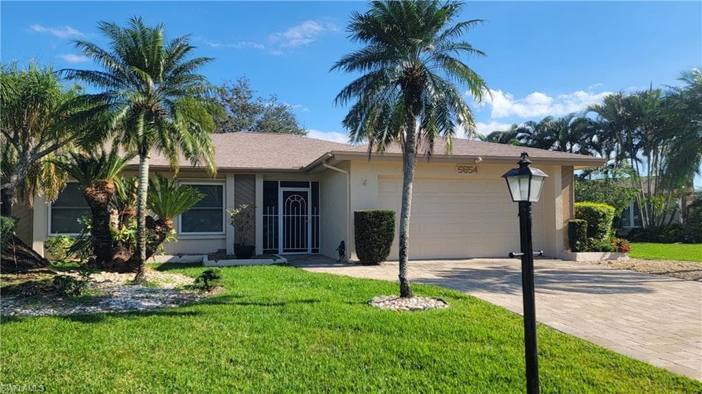 5654 Bolla CT FORT MYERS, FL 33919