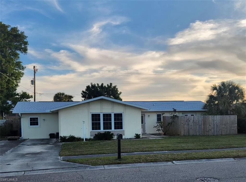 1907 Longfellow DR NORTH FORT MYERS, FL 33903
