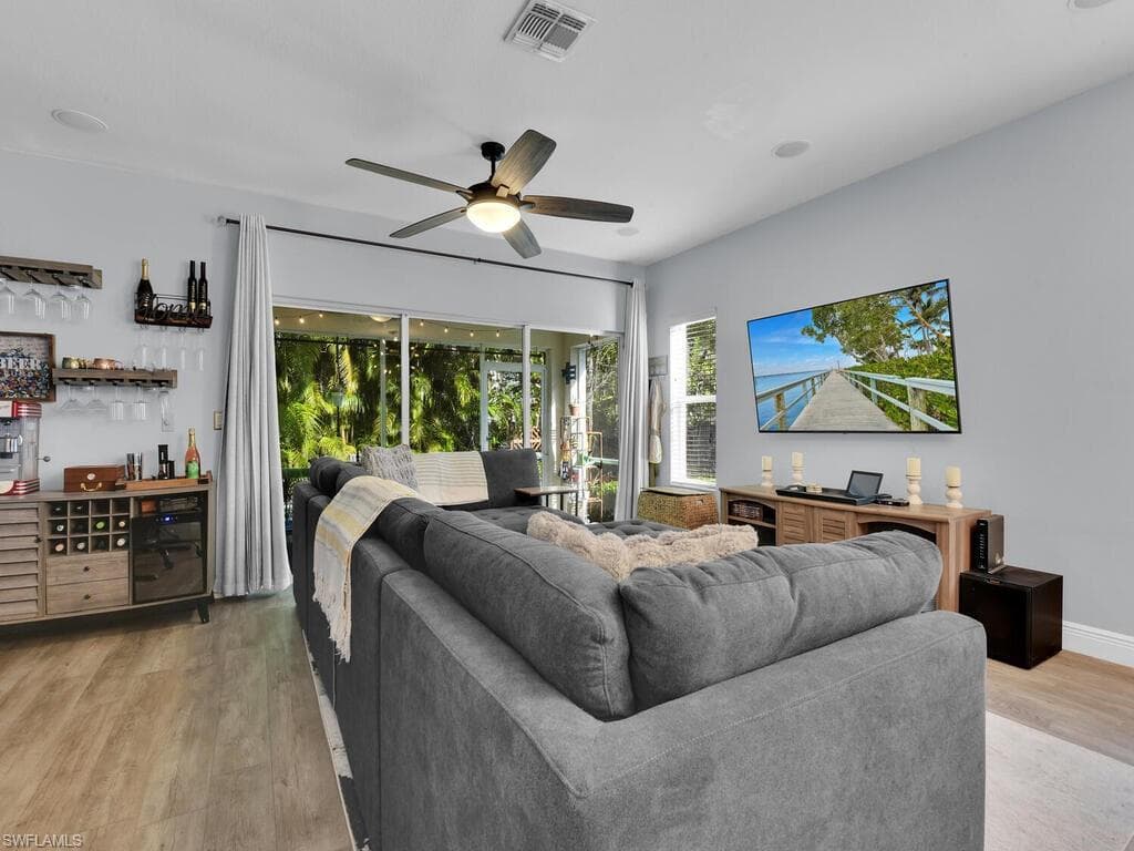 8165 Pacific Beach DR FORT MYERS, FL 33966