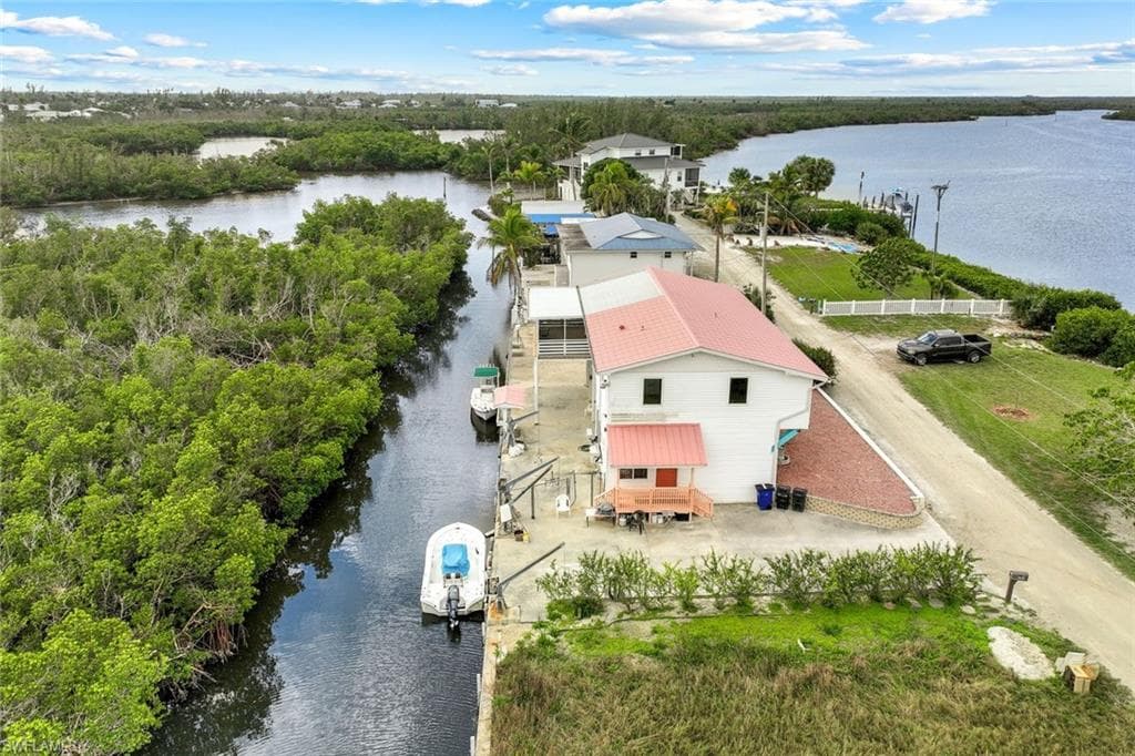 8151 Moyer LN BOKEELIA, FL 33922