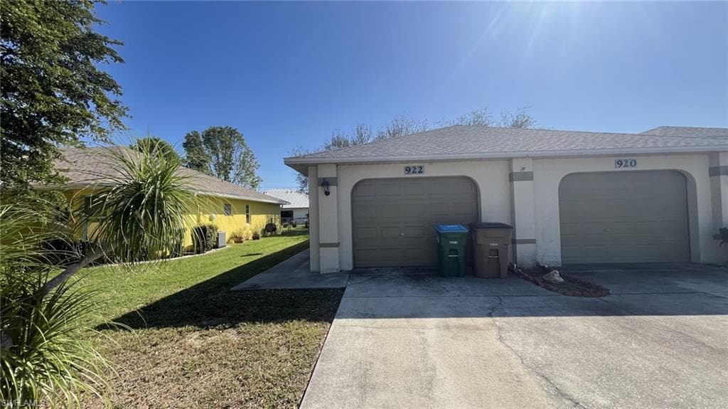 922 SE 13th TER CAPE CORAL, FL 33990