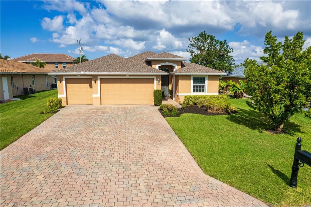 1817 SW 49th LN CAPE CORAL, FL 33914