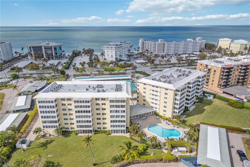 3410 Gulf Shore BLVD N 304 NAPLES, FL 34103