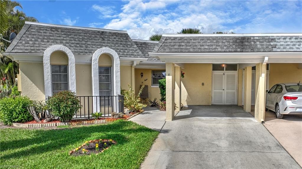 8 Park Lane CIR LEHIGH ACRES, FL 33936