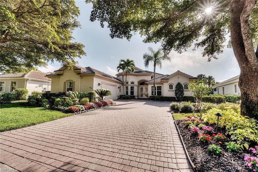 22491 Glenview LN ESTERO, FL 34135