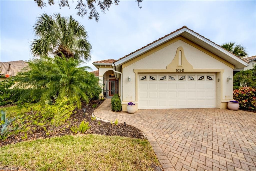 10541 Bella Vista DR FORT MYERS, FL 33913