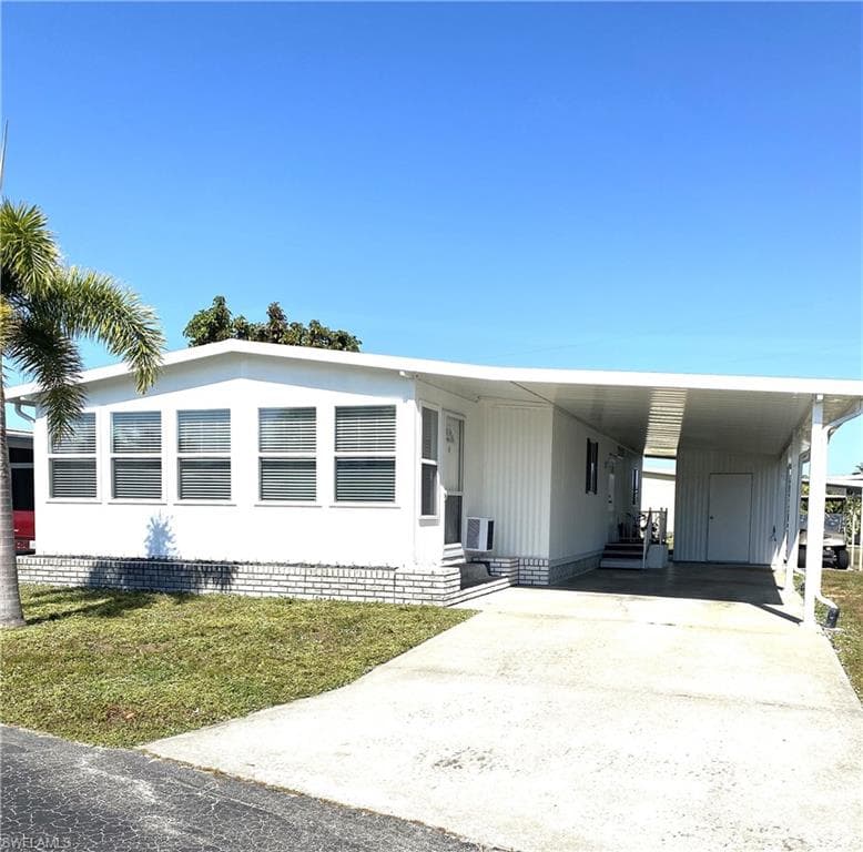 3167 Pluto CIR NORTH FORT MYERS, FL 33903