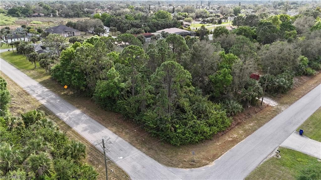422 Glenn AVE LEHIGH ACRES, FL 33972