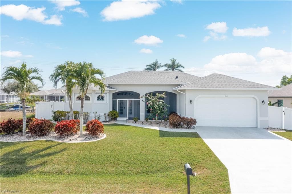 240 SE 30th TER CAPE CORAL, FL 33904