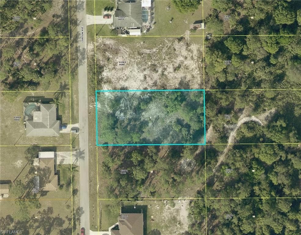 806 Canton AVE LEHIGH ACRES, FL 33972