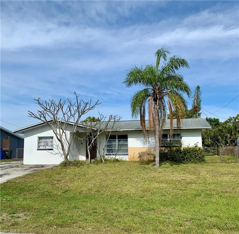 2209 Delta ST FORT MYERS, FL 33907