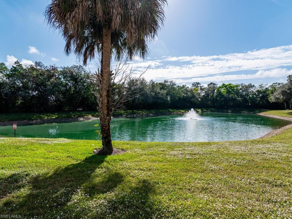 321 Robin Hood CIR 102 NAPLES, FL 34104