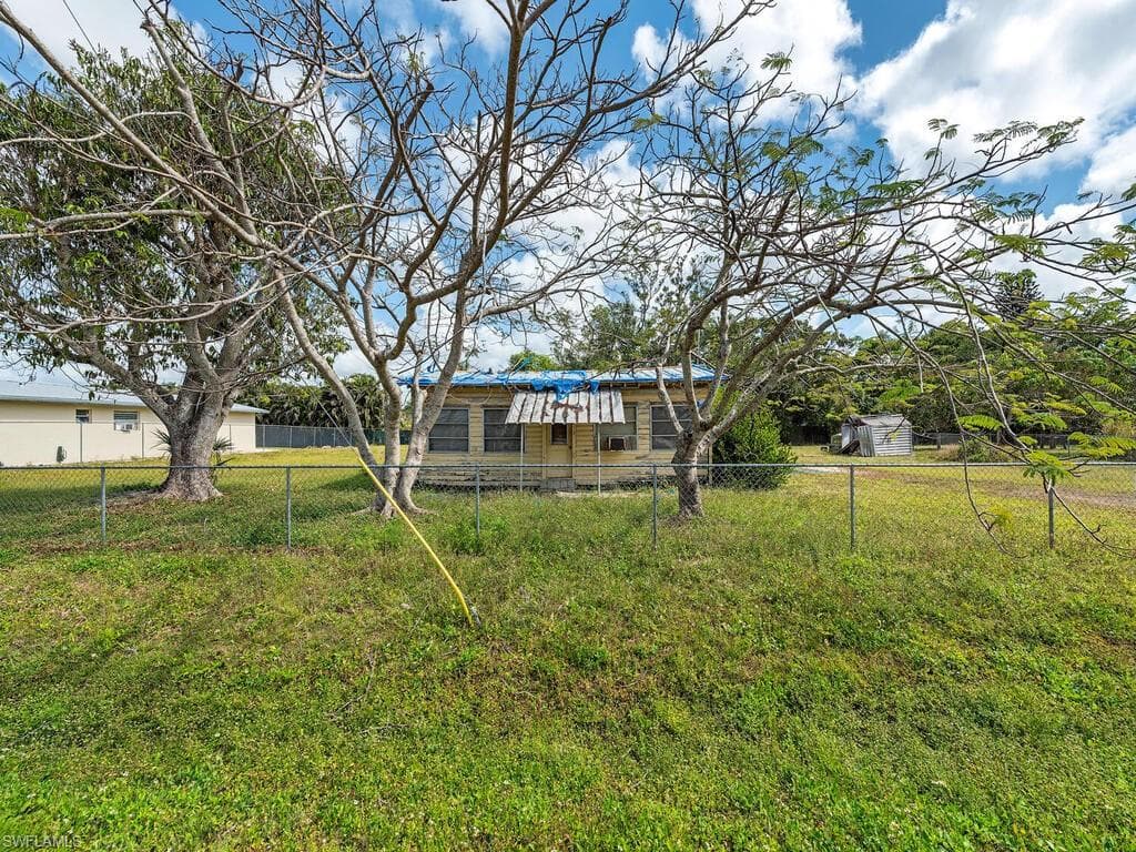 2415 Bayside ST NAPLES, FL 34112