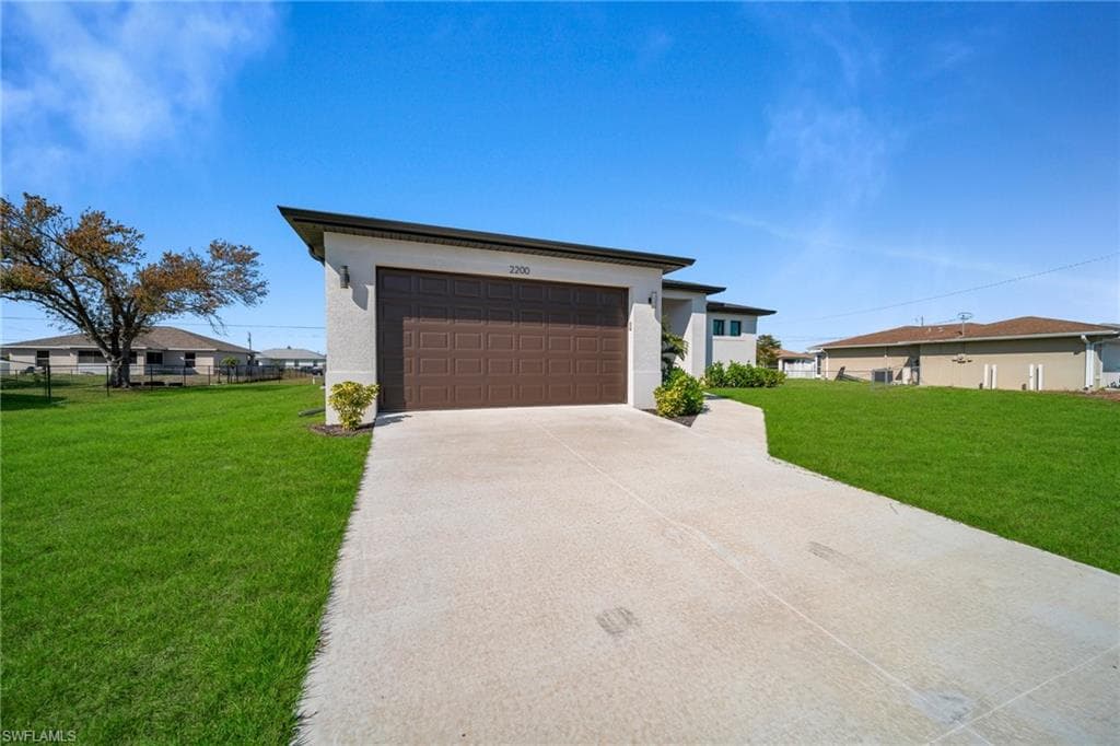 2200 NE 7th PL CAPE CORAL, FL 33909