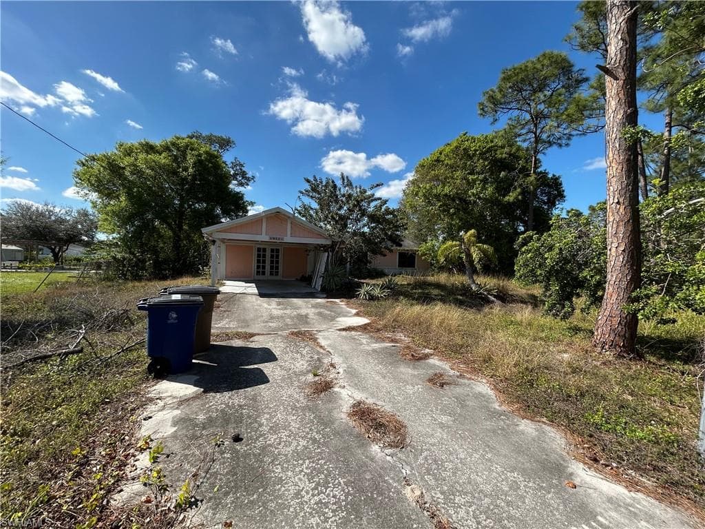 915 Fifth AVE LEHIGH ACRES, FL 33972