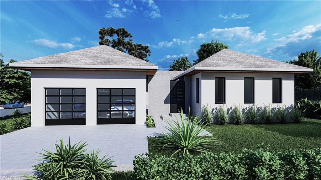 2471 Pine ST NAPLES, FL 34112