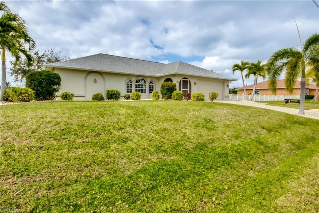 826 SW 4th AVE CAPE CORAL, FL 33991