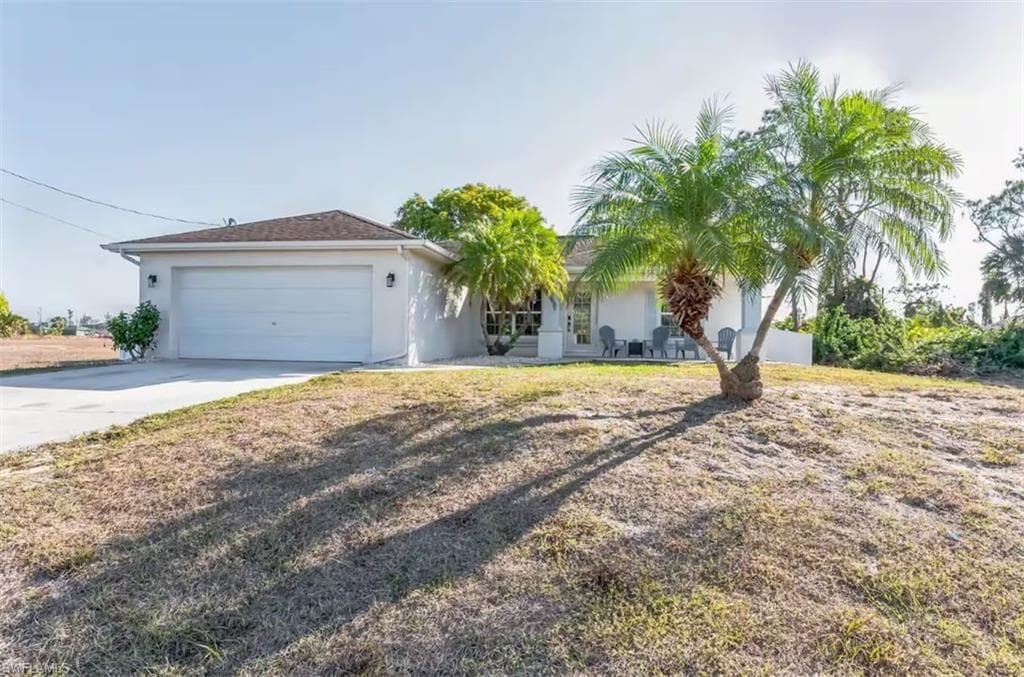 3725 W Gator CIR CAPE CORAL, FL 33909