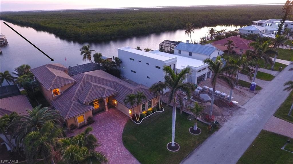 2834 SW 51st ST CAPE CORAL, FL 33914