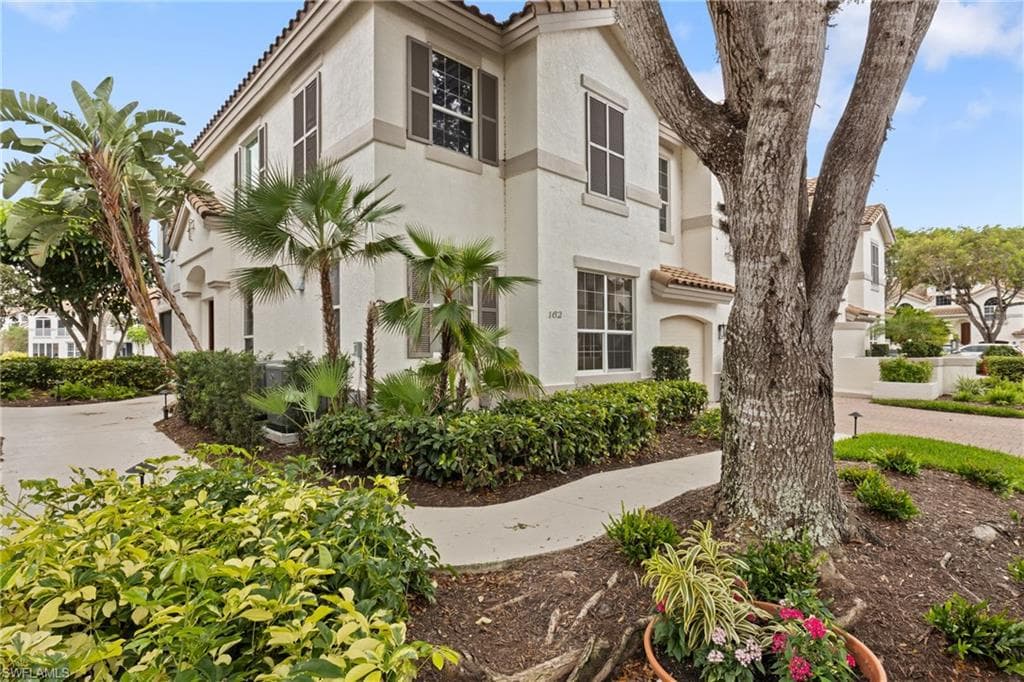 162 Colonade CIR 1305 NAPLES, FL 34103