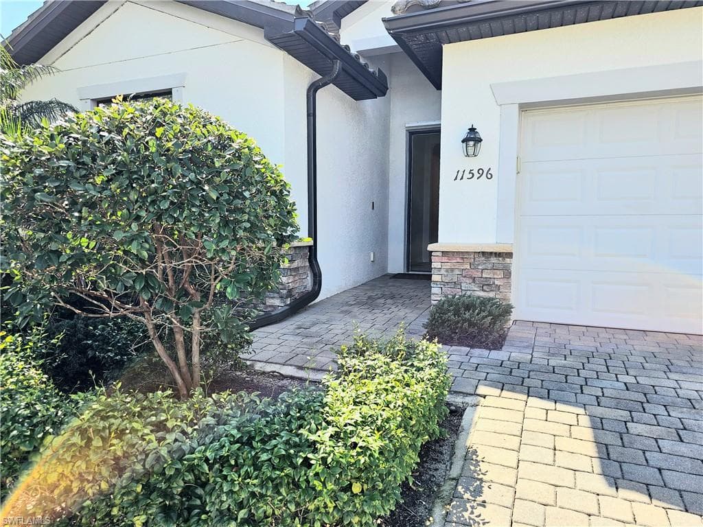 11596 Shady Blossom DR FORT MYERS, FL 33913
