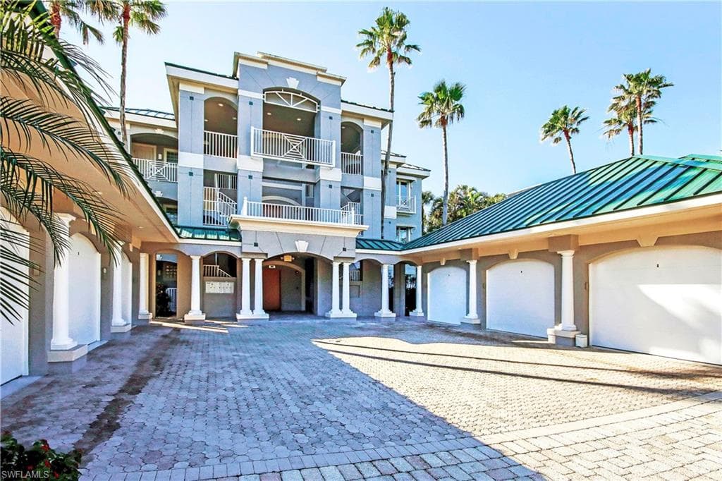5775 Baltusrol CT 302 SANIBEL, FL 33957