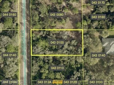 1904 McArthur AVE LEHIGH ACRES, FL 33972
