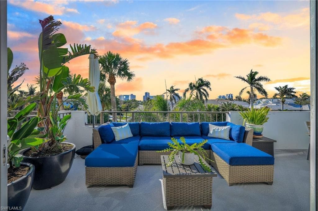 4200 Belair LN 306 NAPLES, FL 34103