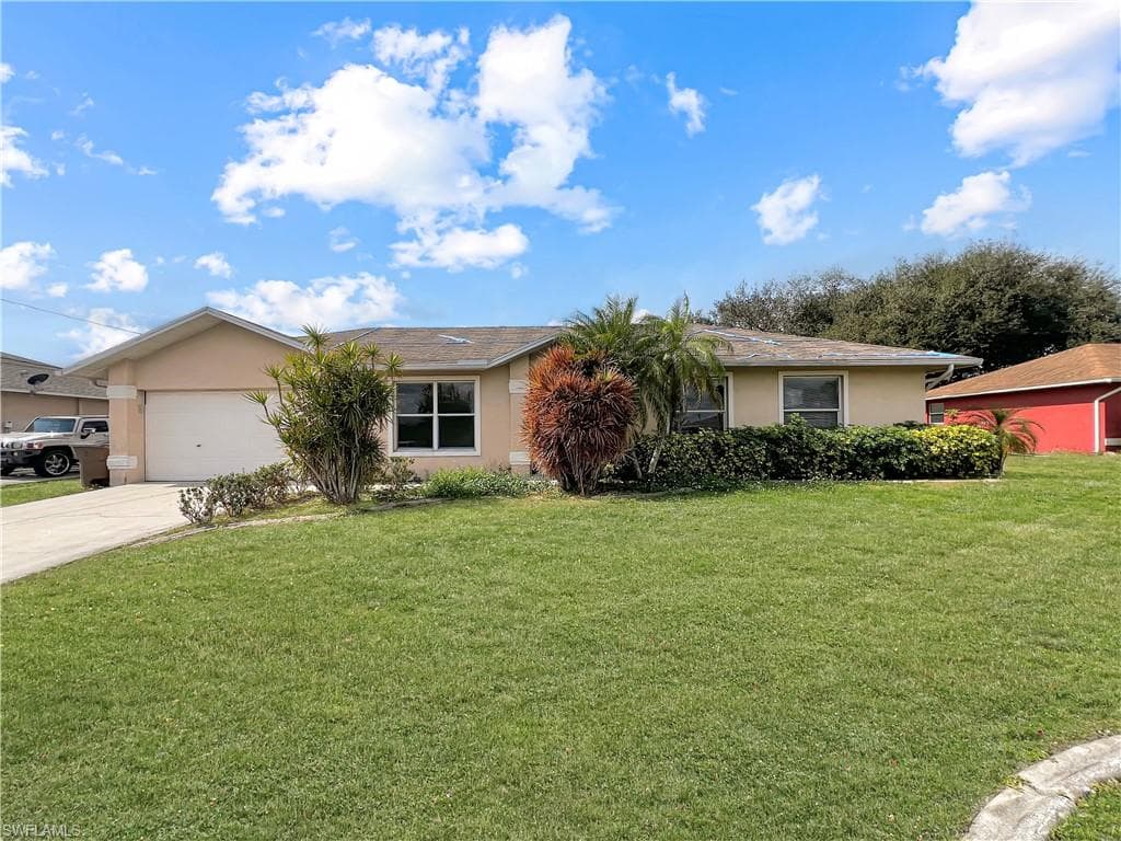 911 Allman AVE LEHIGH ACRES, FL 33971